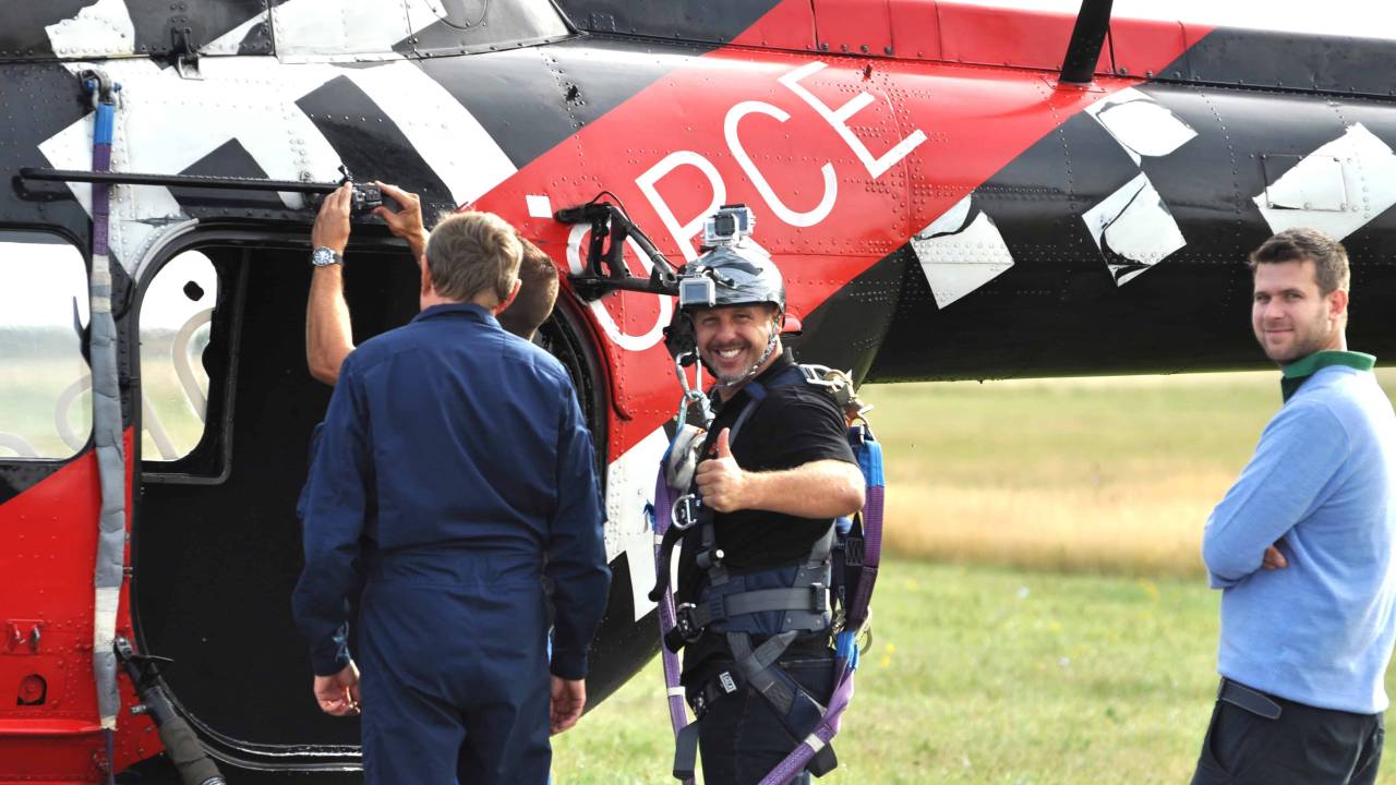 A Világ Legmagasabb Bungee Jumping-ja - 600 Méterről Helikopterből 4
