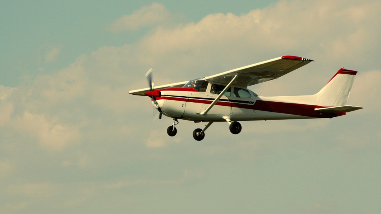 Élményrepülés 70 percen át Sopron felett Cessna 172-vel 2