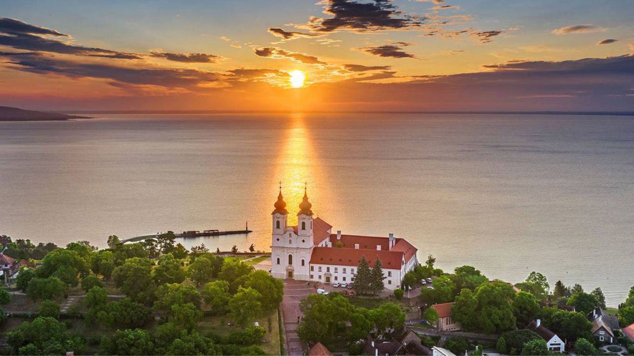 Sétarepülés Balaton, Velence, Budapest, Dunakanyar, Esztergom felett 4