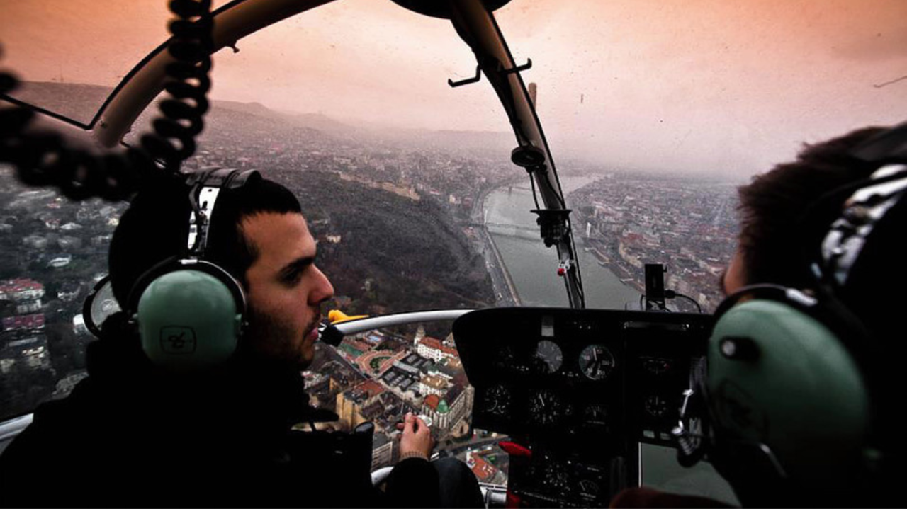 Éjszakai Városnézés Budapest felett Helikopterből 1