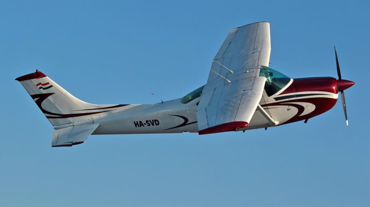 20 perces élményrepülés Cessna 172-es repülővel Győr felett 2