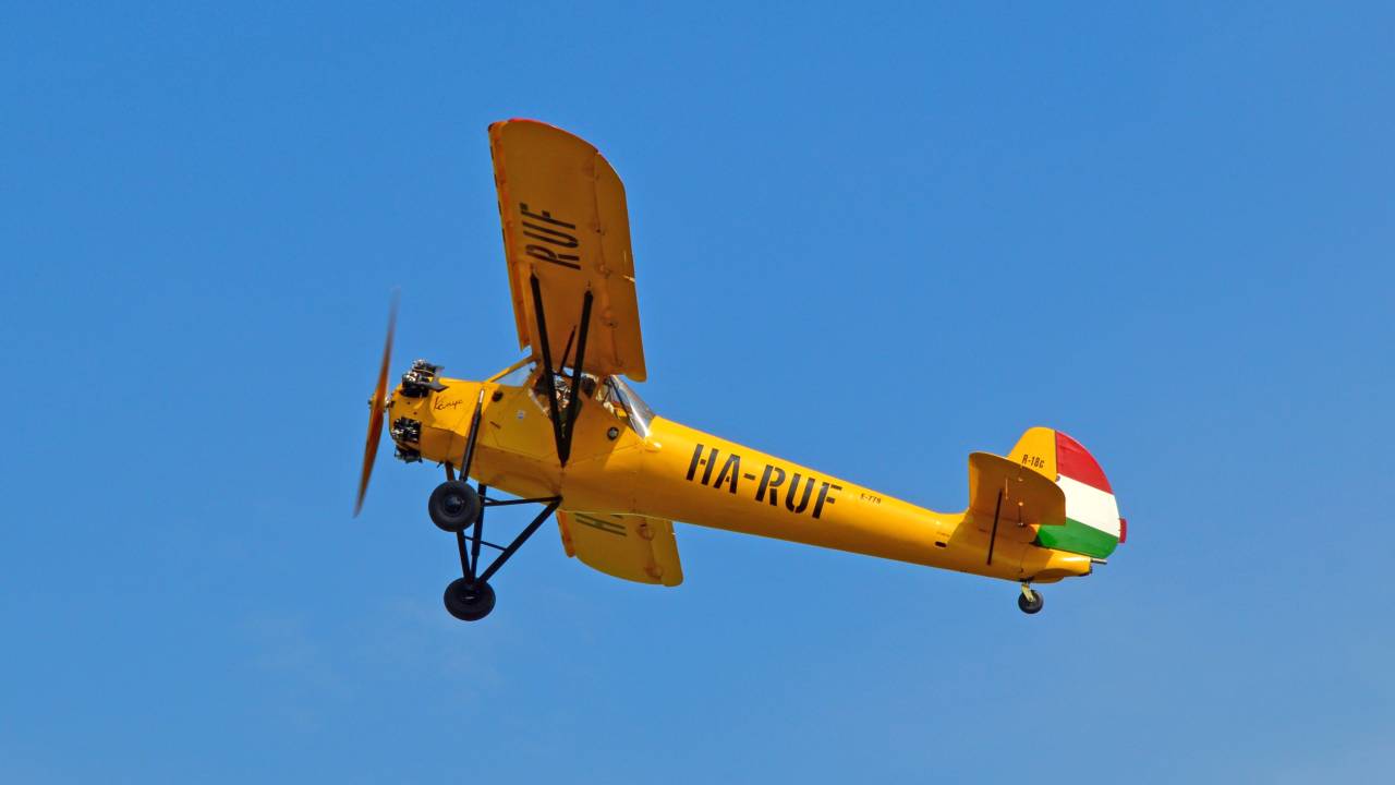 Élményrepülés R-18 Kánya Repülőgéppel Budaörsön 3