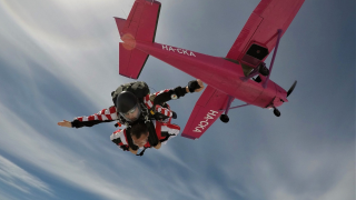 Ejtőernyős Tandemugrás Repülőgépből 4000 méterről Kaposvár Mellett