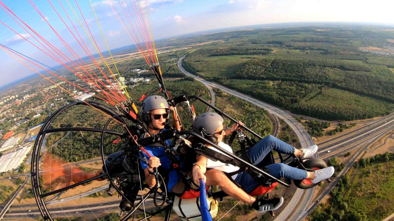 Motoros tandem siklóernyőzés Gödöllőről - Város széle kör 4