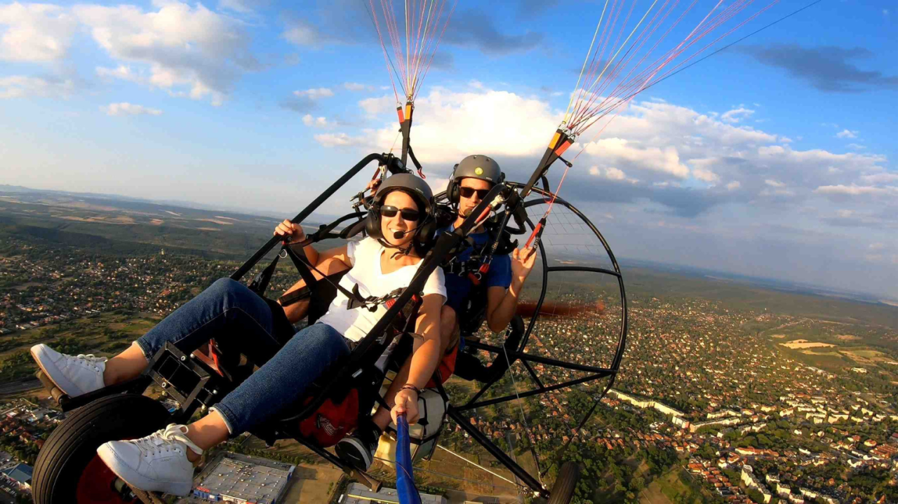 Motoros tandem siklóernyőzés Gödöllőről - Város széle kör 1