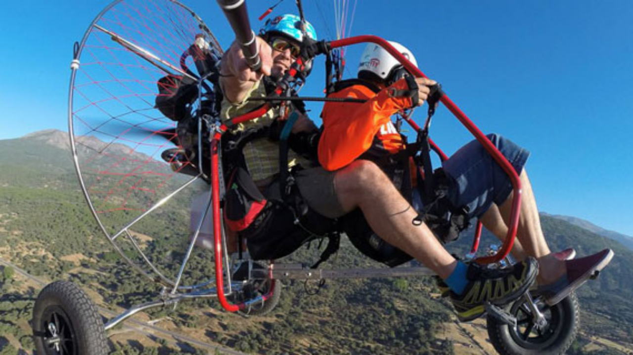 Motoros tandem siklóernyőzés Gödöllőről - Város széle kör 2